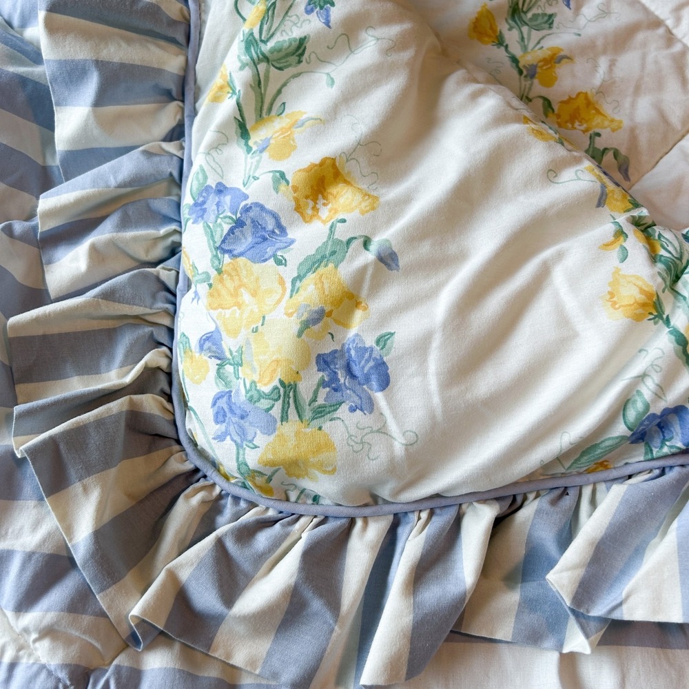 Laura Ashley Sweet Pea Charlotte Comforter Reversible Blue Stripe Twin VTG 90s - Picture 6 of 10